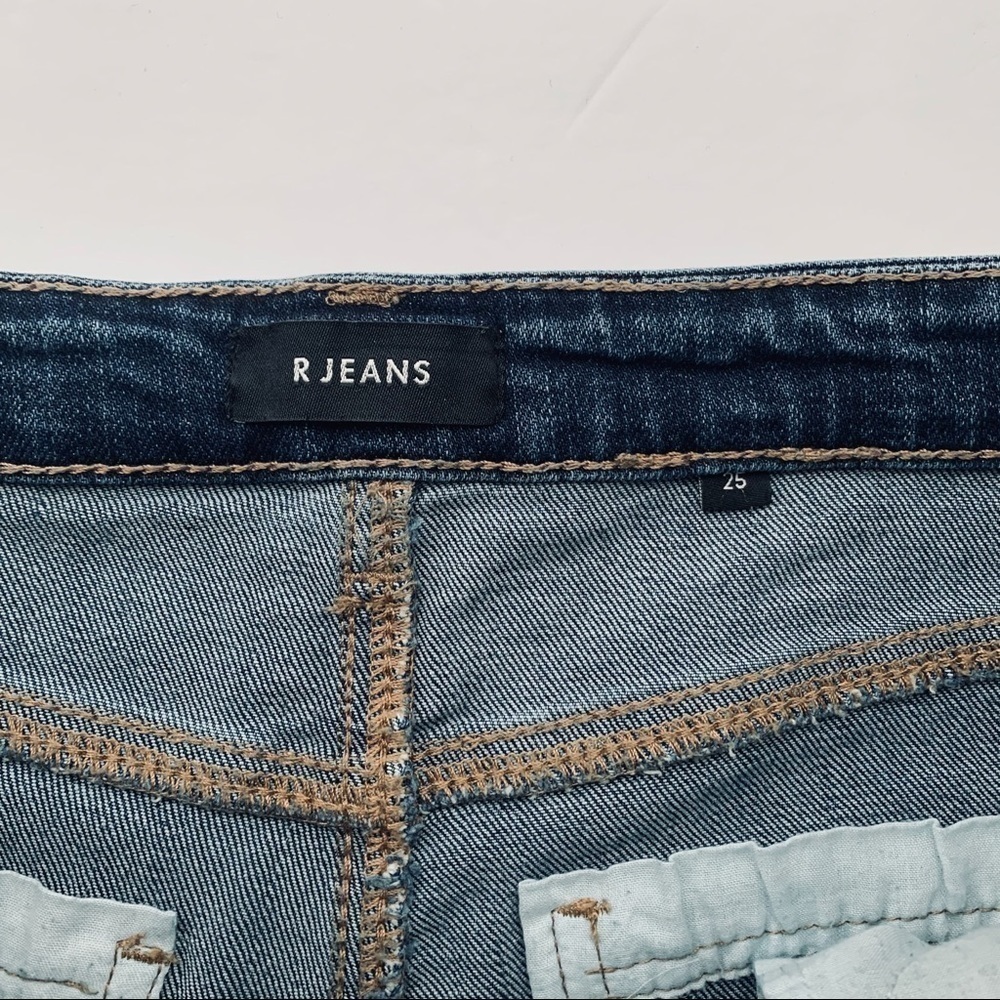 REITMANS Distressed Ankle Crop Jeans - Picture 6 of 10